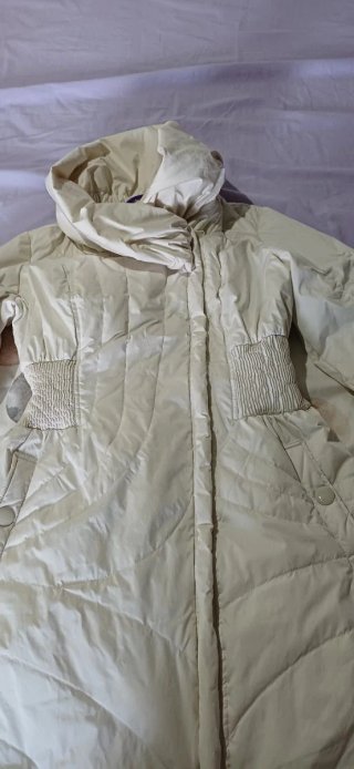 Chaqueta de plumas beige