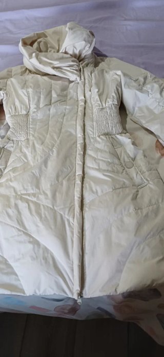 Chaqueta de plumas beige