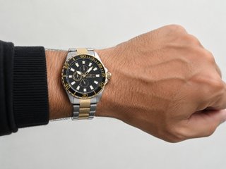 Reloj Invicta Pro Diver 47557 Negro/Dorado