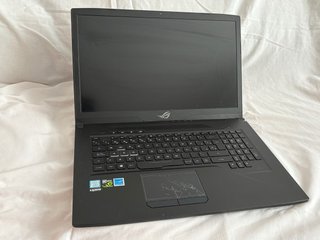 Portátil Asus ROG Strix Scar GL703G