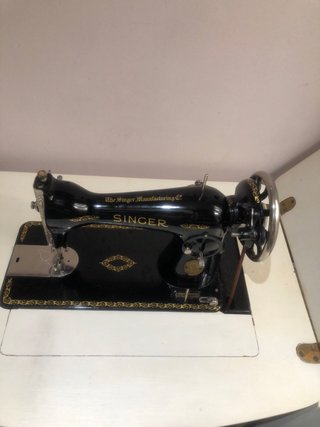 Máquina de coser Singer antigua