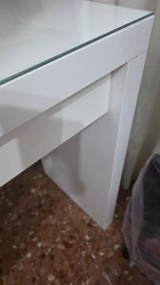Tocador blanco con cristal