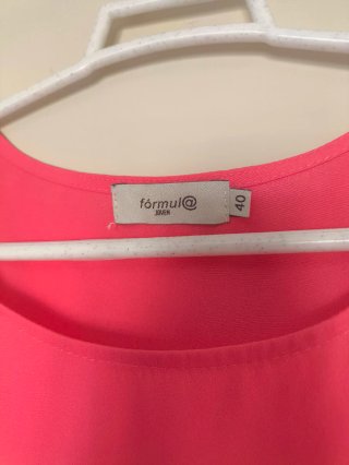 Vestido coral con cintura elástica