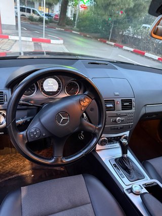 Mercedes-Benz C180 turbo  2010