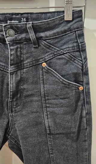 Vaqueros Mom Slim NUEVO Stradivarius Talla 36