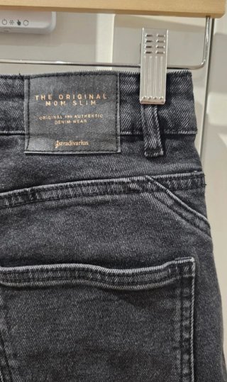 Vaqueros Mom Slim NUEVO Stradivarius Talla 36