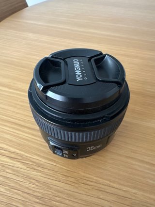 Nikon D5600 + Objetivo Kit + Yongnuo 35mm
