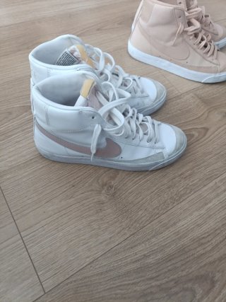 Zapatillas Nike Blazer Mid Beige y Blancas