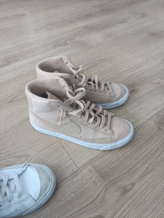 Zapatillas Nike Blazer Mid Beige y Blancas