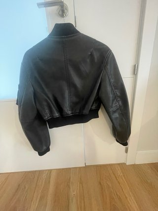 Cazadora Bomber Bershka Negra