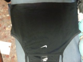 Top Nike Negro Talla M