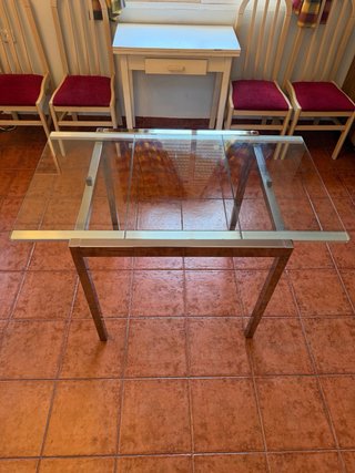 Mesa de cristal extensible plateada