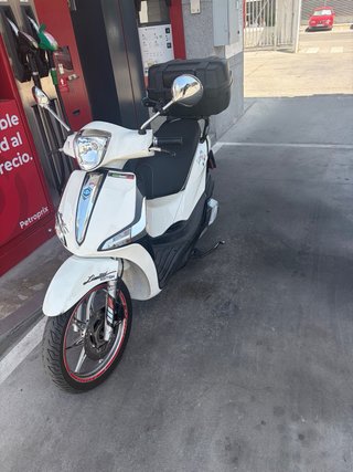 Piaggio Liberty 125 2022 Plata/Blanco