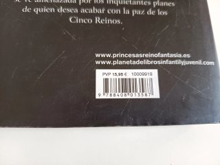 PRINCESA DE LA OSCURIDAD