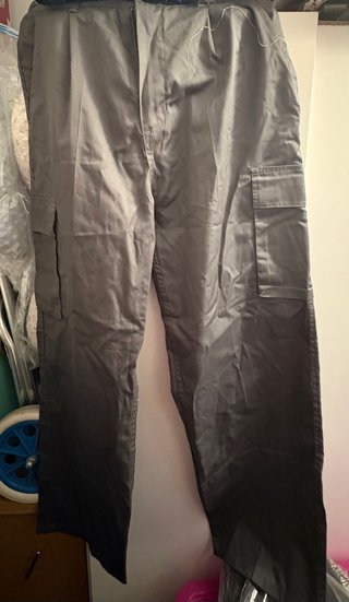 Pantalón cargo gris