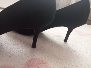 Zapatos tacón negros y dorados talla 39