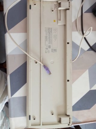 Teclado para ordenador marca NMB