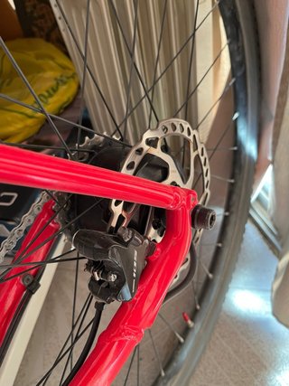 Bicicleta Gravel Eléctrica Roja