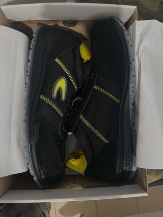 Zapatos de seguridad Cofra negros y amarillos