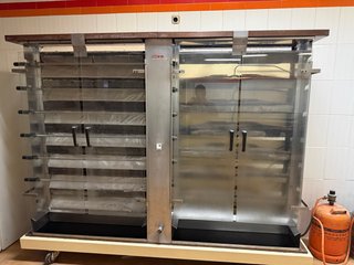 Asador de pollos profesional
