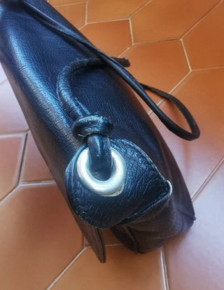 Bolso de hombro de piel negro