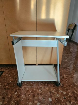 Mesa auxiliar estudio ruedas