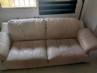 Sofá de 2 plazas en piel blanco