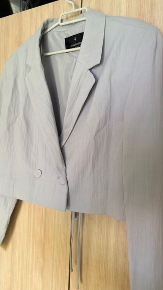 Blazer Stradivarius gris cropped
