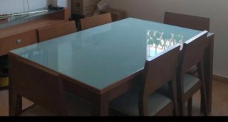 Mueble de salón madera y cristal mesa y 4 sillas