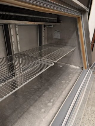 Mesa Fría Bajo Mostrador Expositor TRUE  Alta Gama