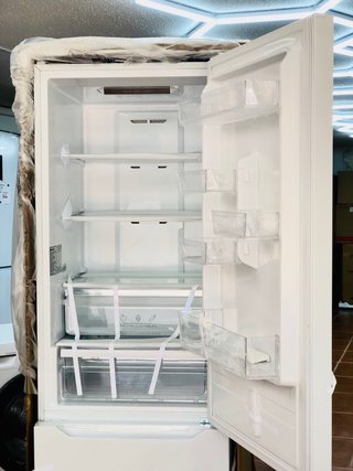 Frigorífico Combi  NO Frost NUEVO con tara