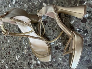 Zapatos dorados tacón plataforma strass T40