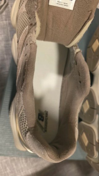 New Balance U9060ERC Beige/Marrone Tg 43