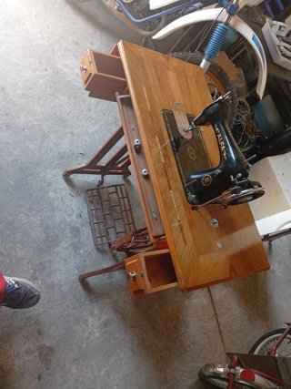 Máquina de coser Alfa antigua