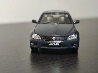 Lexus IS 300 Gris Oscuro 1/64