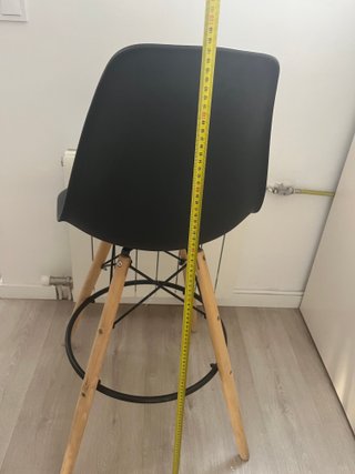 Taburete Alto Madera y Plástico Negro