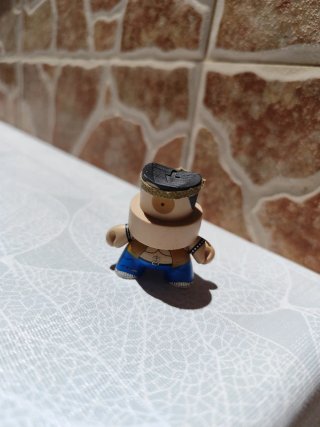 Kidrobot Fatcap Figura Coleccionable