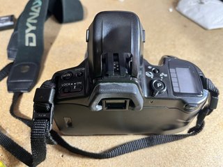Minolta Dynax 500si Cámara Analógica Negra