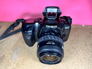 Minolta Dynax 500si Cámara Analógica Negra
