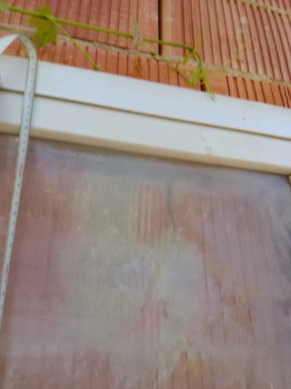 Puerta aluminio plata con cristales