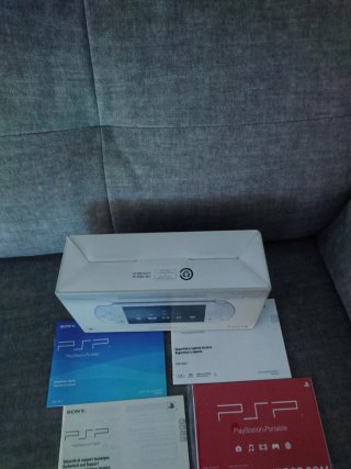 PSP 2004 CW Caja