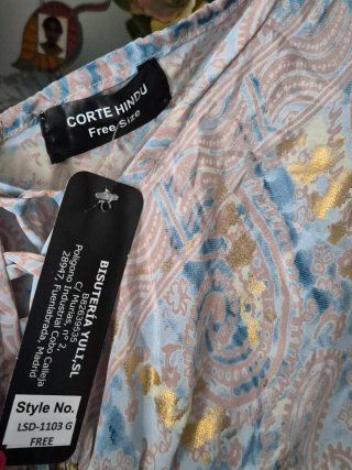 Vestido longo estampado azul e dourado