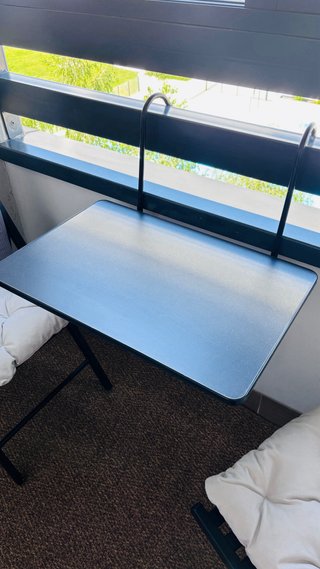 Tavolo sospeso per balcone in metallo