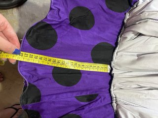 Traje de flamenca morado con lunares negros
