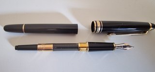 Pluma Estilográfica Montblanc Negra