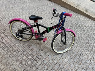 Bicicleta infantil rosa