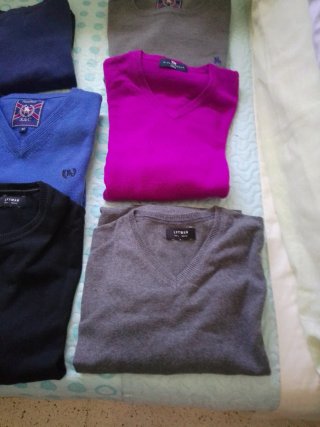 Lote 6 jerseys chico Talla M