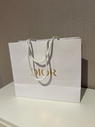 Bolsa de cartón Dior blanca 27x23