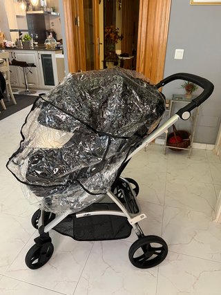 Silla de paseo Be Cool Slide con accesorios nuevo.