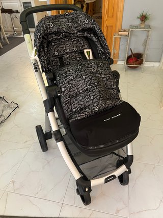 Silla de paseo Be Cool Slide con accesorios nuevo.